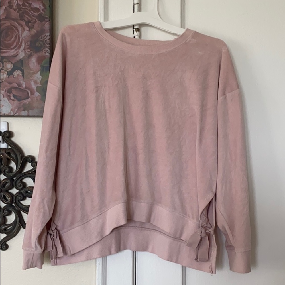 Light pink velvet pull over.